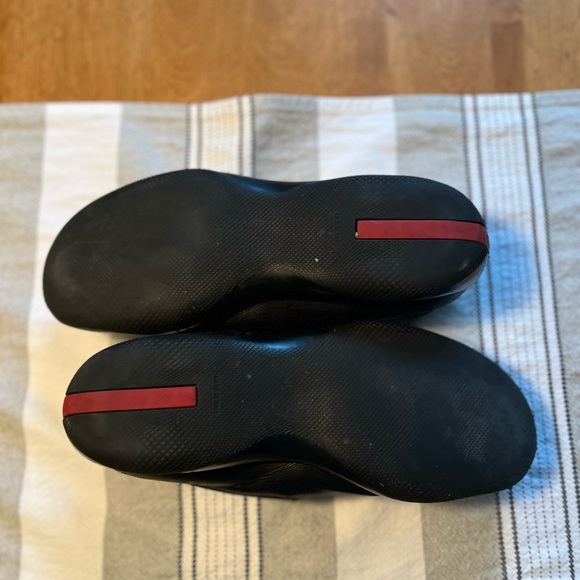 90s vintage black Prada loafers with a vibram sole. size eu 38. Great shape - Picture 4 of 4